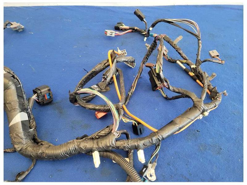 2004 Ford Mustang GT Coupe 4.6L Dash Harness Wire Plug Auto Trans 2589 - The Parts Farm