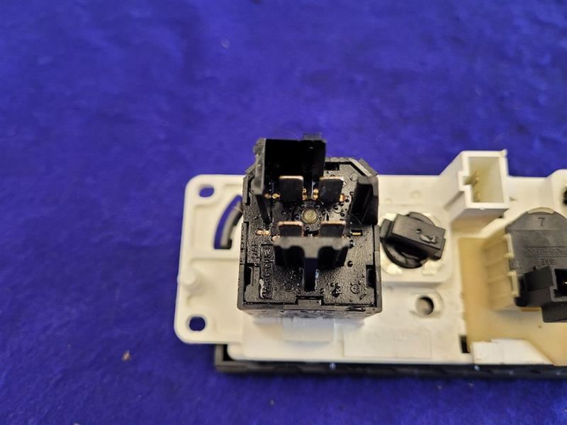 1999-2004 Ford Lightning F150 SVT Pickup Truck Temperature Controls HVAC Switch - The Parts Farm