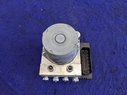 2010-2011 Chevrolet Camaro SS Anti-Lock Brake Module Assembly Pump System - The Parts Farm