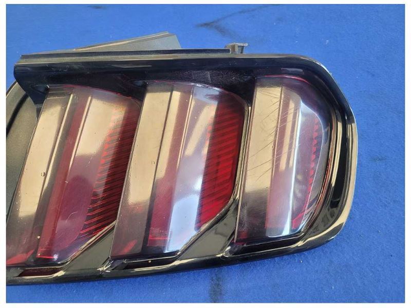2015-2017 Ford Mustang GT Passenger RH Rear Taillight Lamp Light Tint Scuff 2586 - The Parts Farm