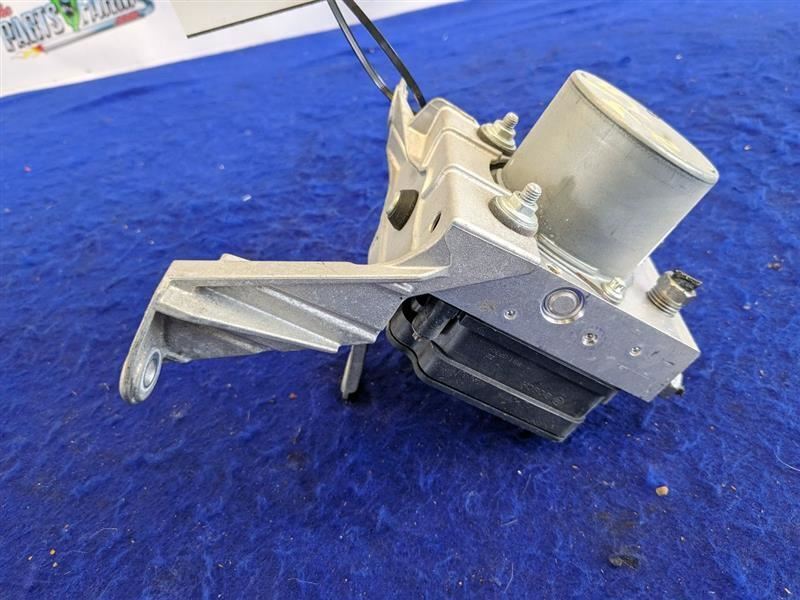 2017-2019 Cadillac CTS V 6.2 LT4 Sedan ABS Module Switch Pump Brake 2315 - The Parts Farm