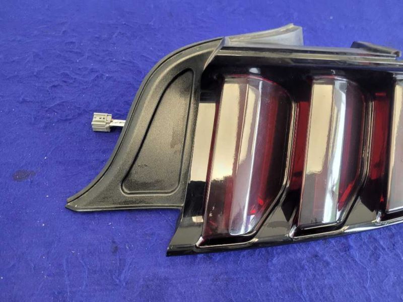 2015-2017 Ford Mustang GT S550 Passenger Right RH Taillight Lamp Brake Lens 2387 - The Parts Farm