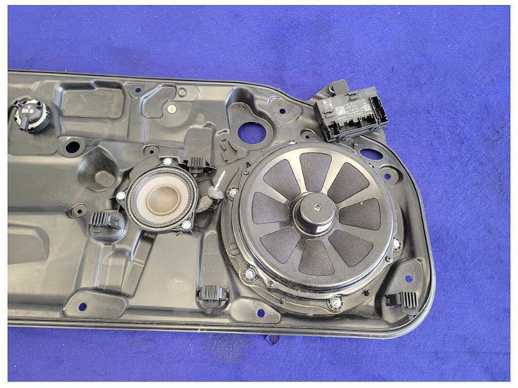 2017 Porsche 911 Turbo 991 Driver Coupe Inner Door Panel Card 2421 - The Parts Farm
