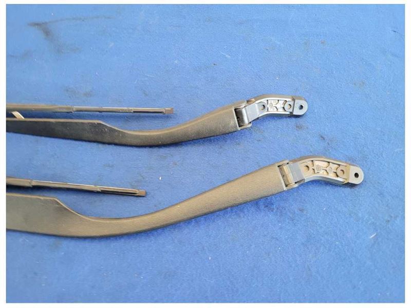 1993 Chevrolet Camaro Z28 Coupe Pair Windshield Wiper Arms Blades 2546 - The Parts Farm