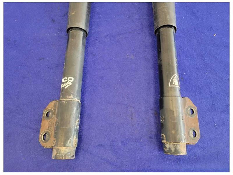 1999-2004 Ford Mustang Mach 1 Cobra GT Coupe Pair Tokico Struts 2364 - The Parts Farm