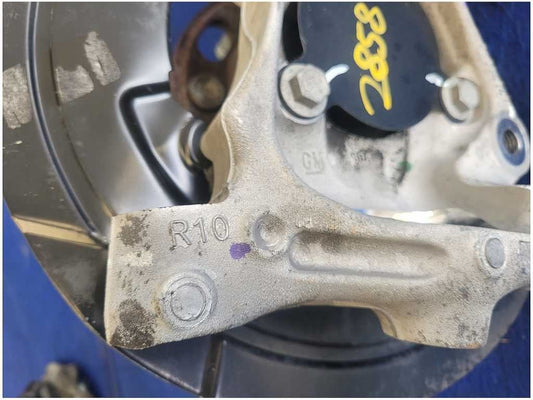 20162024 Chevrolet Camaro SS Passenger Front Spindle Knuckle Hub 2858