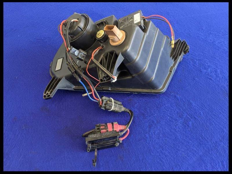 2010-2012 Ford Mustang GT S197 Driver Left Headlight Halogen Boss PARTS ONLY - The Parts Farm