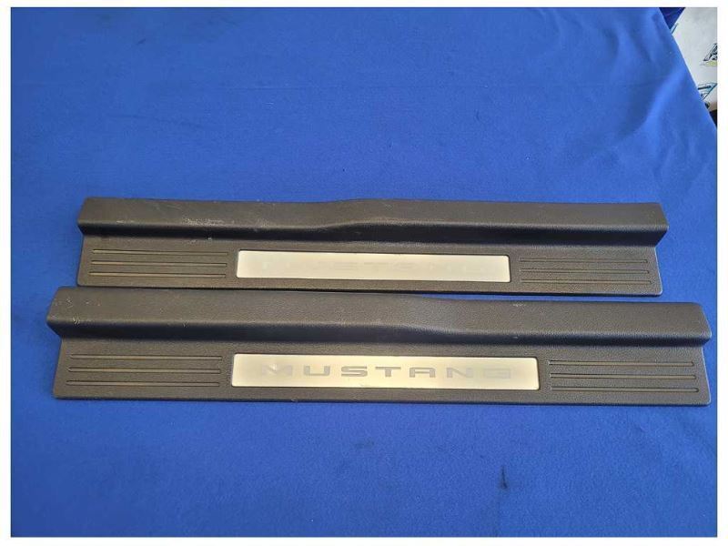 2011-2014 Ford Mustang GT Pair Door Sill Scuff Plates Lighted *Broke Tab* 2606 - The Parts Farm