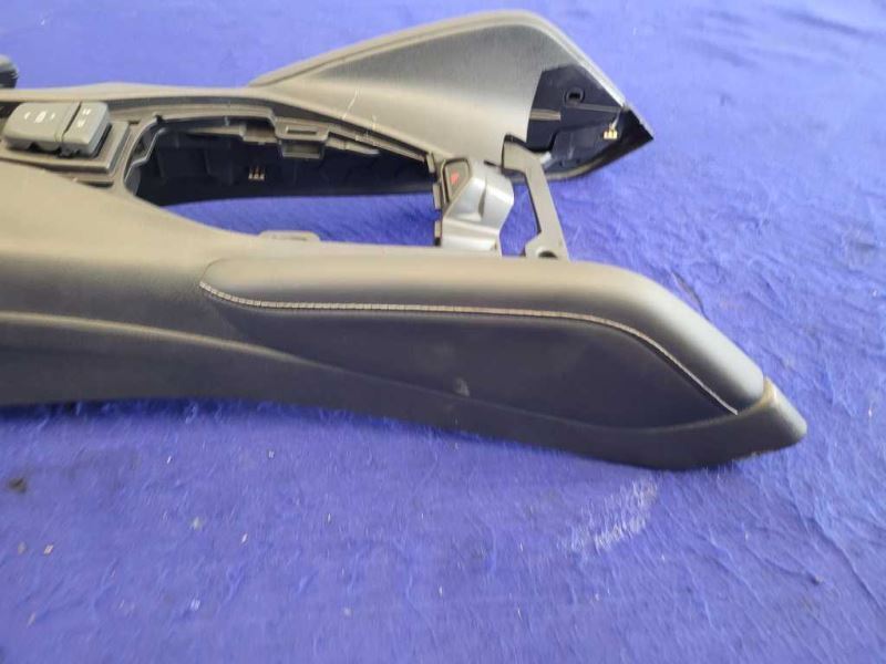 2016-2018 Chevrolet Camaro SS Center Console Front Floor Leather Storage 2344 - The Parts Farm