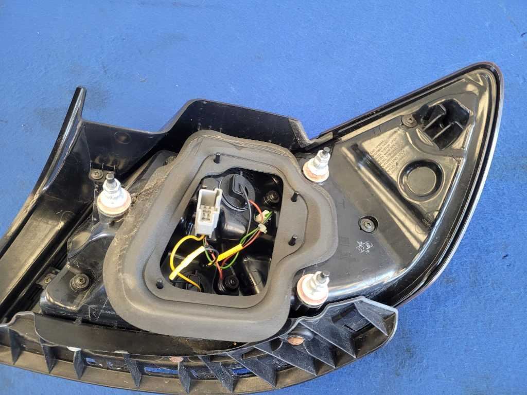 2014-2017 Chevrolet SS Sedan Driver Rear Taillight Quarter Brake Lamp Light 2602 - The Parts Farm