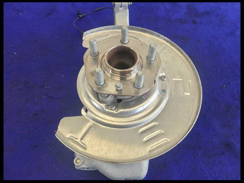 2017-2021 Tesla Model 3 Standard Plus Passenger RH Front Spindle Knuckle Hub - The Parts Farm