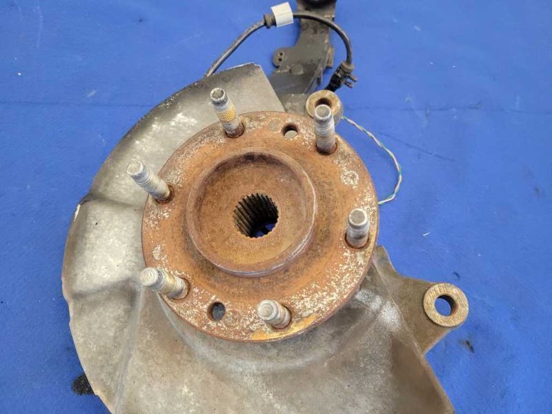 2003-2006 Chevrolet SSR Pickup Truck Passenger Front Spindle Knuckle 2432 - The Parts Farm