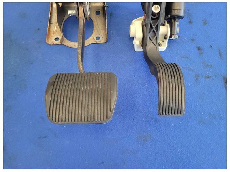 2003-2004 Mercury Marauder 4.6L 4v Brake Pedal Kit Automatic Transmission 2522 - The Parts Farm