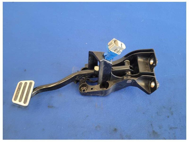 2015-2017 Ford Mustang GT S550 Brake Pedal Cage Automatic A/T 2565 - The Parts Farm