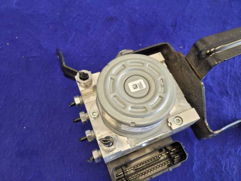 2019-2020 Ford Mustang GT S550 ABS Module Anti-Lock Brake Pump 2342 - The Parts Farm