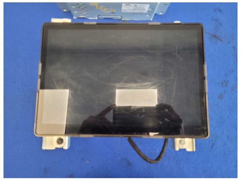 2022 Ford F250 Super Duty Pickup Truck Audio Info Screen Receiver *Scuffs* 2557 - The Parts Farm