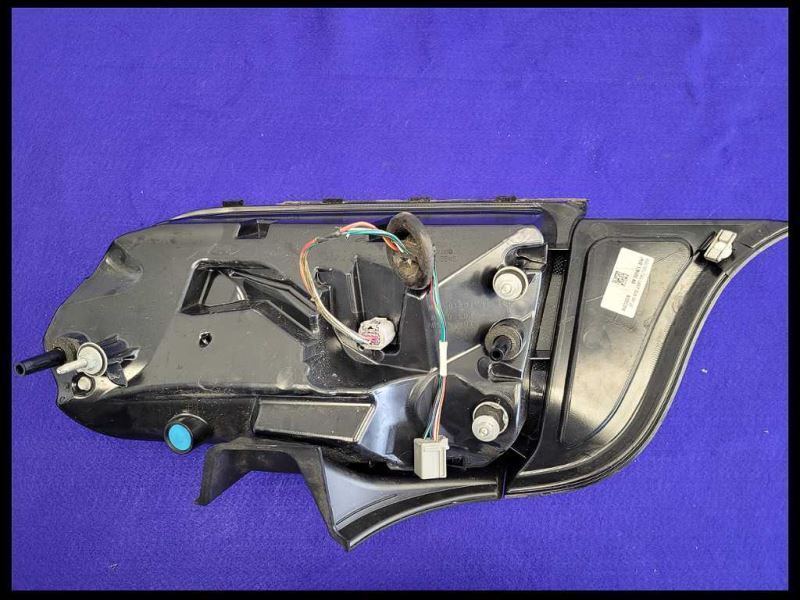 2018-2023 Ford Mustang GT S550 Driver Left LH Tail Light Lamp Brake CRACKED - The Parts Farm