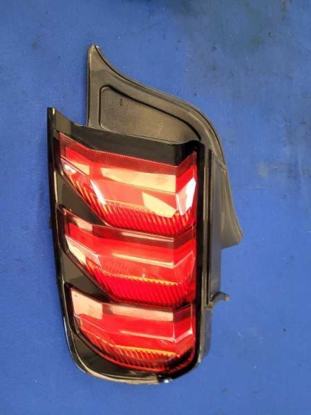2018-2023 Ford Mustang EcoBoost S550 Passenger Rear Tail Light Brake Lamp 2439