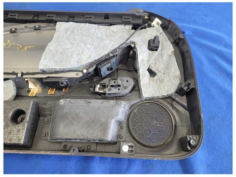 2010-2015 Chevrolet Camaro SS Passenger Front Coupe Door Panel Gray Insert 2528 - The Parts Farm