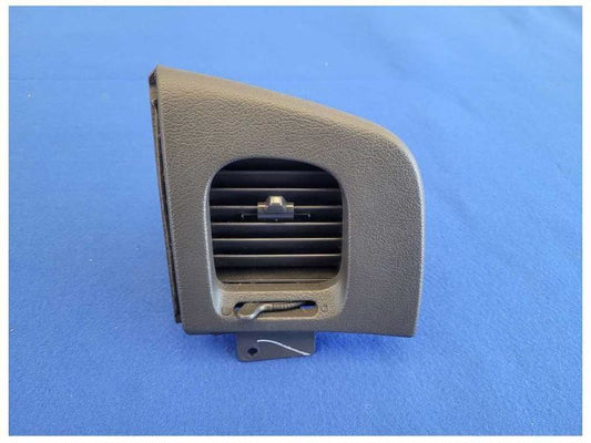 2003-2004 Mercury Marauder 4.6L 4v Vent Passenger Right Dash Panel 2534 - The Parts Farm