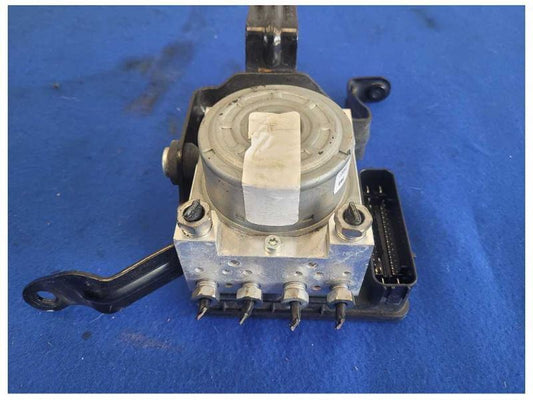 2019-2020 Ford Mustang GT S550 ABS Module Anti-Lock Brake Pump 2560
