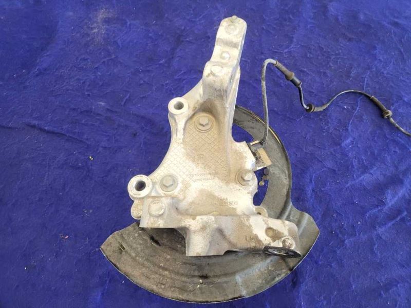 2014-2017 Chevrolet SS 6.2L Sedan Driver Left Spindle Knuckle Hub Front 2372 - The Parts Farm