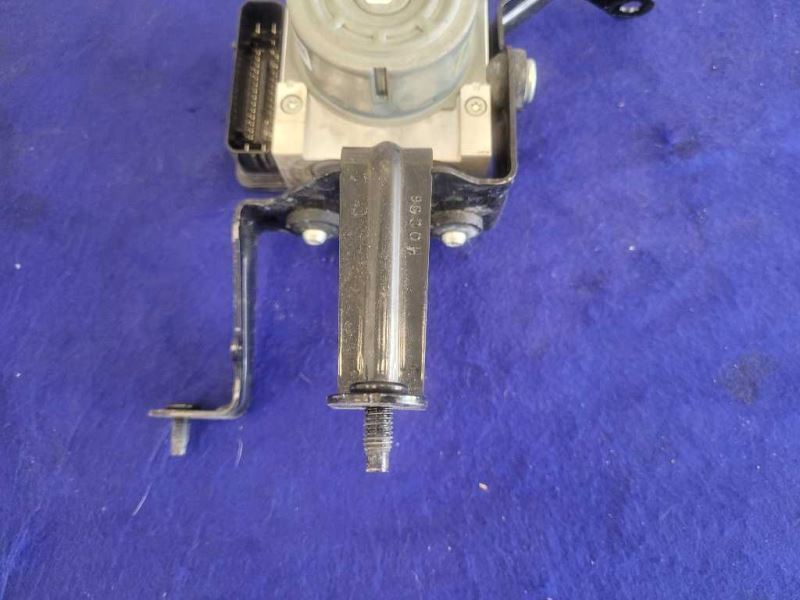 2015 Ford Mustang GT S550 Anti-Lock Brake Module Thru 03/29/15 Control Pump 2337 - The Parts Farm
