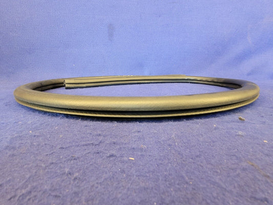 2015-2017 Ford Mustang GT S550 Passenger Right RH Lower Door Sill Rubber Molding