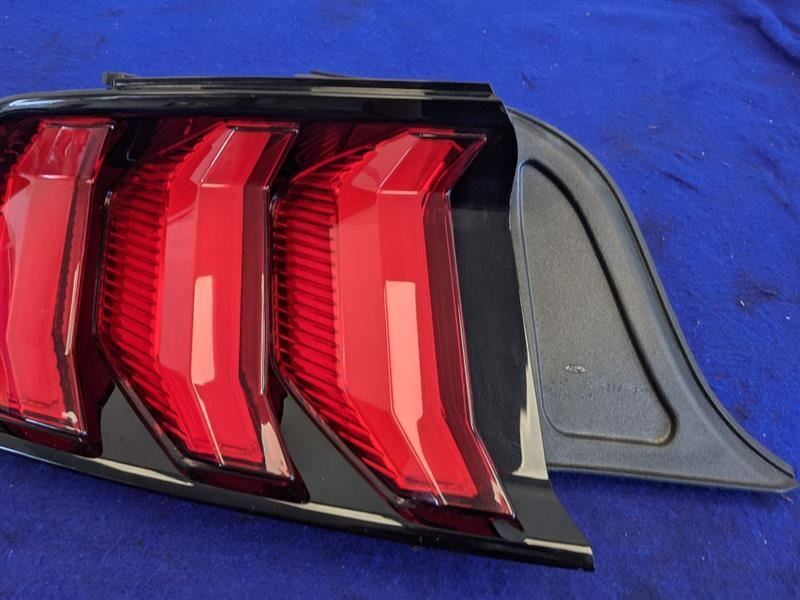 2018-2023 Ford Mustang GT S550 Driver Left LH Taillight Lamp Brake Lens OEM - The Parts Farm