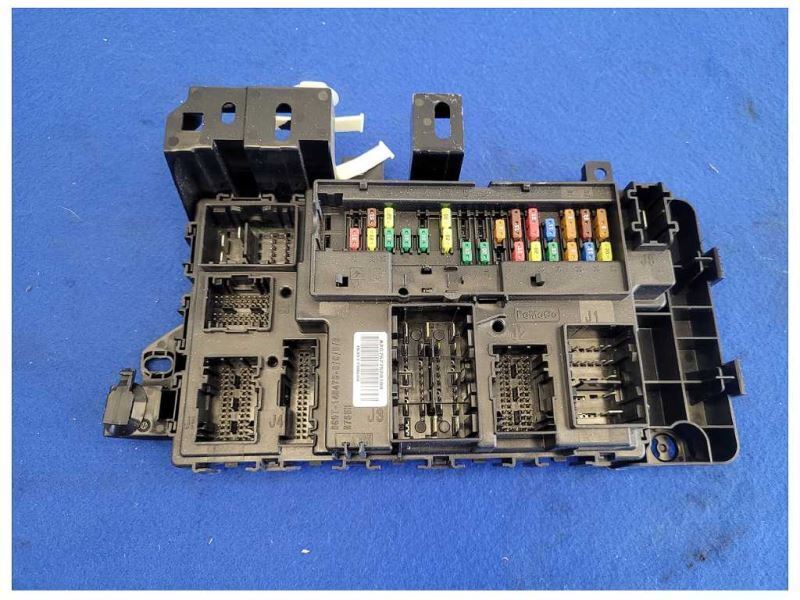 2015-2017 Ford Mustang GT S550 Fuse Box Engine Control Module Front 2566 - The Parts Farm