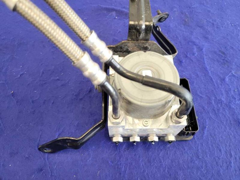 2015-2017 Ford Mustang GT S550 ABS Anti-Lock Brake System Module 2390 - The Parts Farm