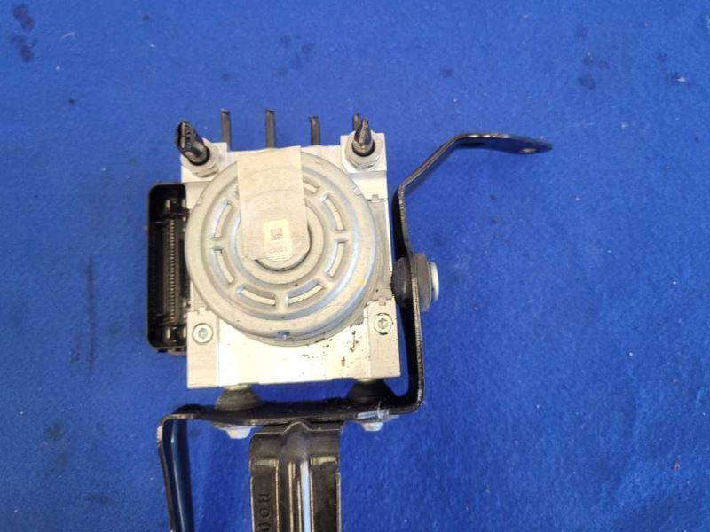 2015-2020 Ford Mustang Shelby GT350 ABS Module M/T Anti-Lock Brakes 2452 - The Parts Farm