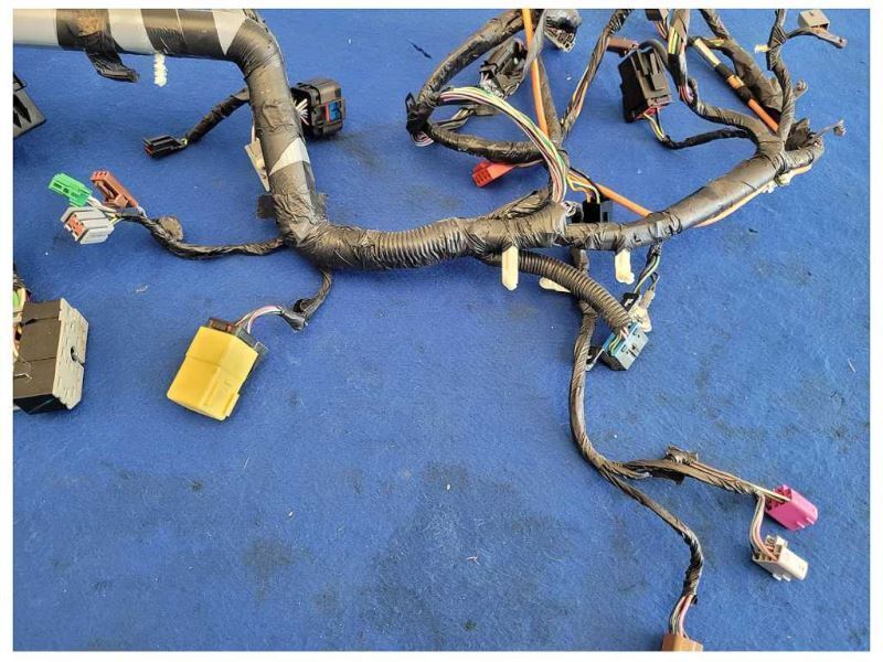 2004 Ford Mustang GT Coupe 4.6L Dash Harness Wire Plug Auto Trans 2589 - The Parts Farm
