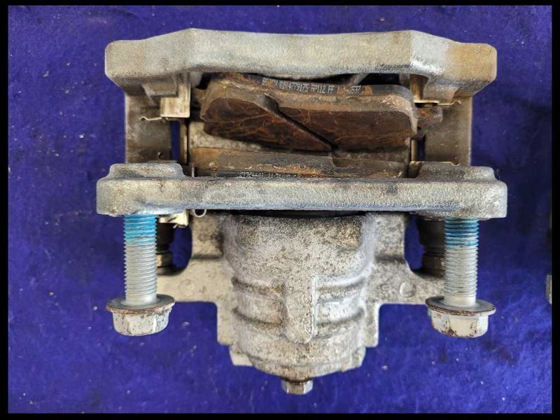 2014-2017 Chevrolet SS 6.2L Sedan Pair Rear Calipers Brakes Pads 1997 - The Parts Farm
