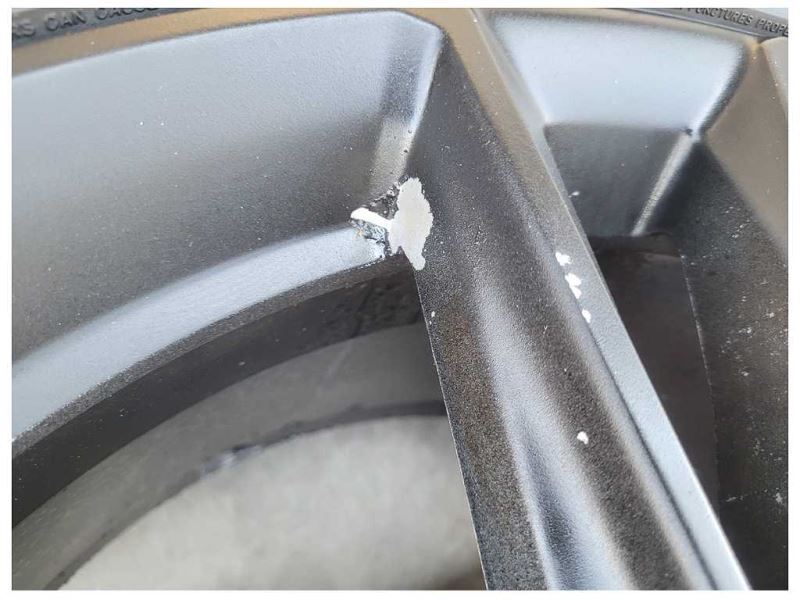 2016-2023 Chevrolet Camaro SS Rear Wheel 20x9.5 Black Wheel Spoke Scuffs 2492 - The Parts Farm