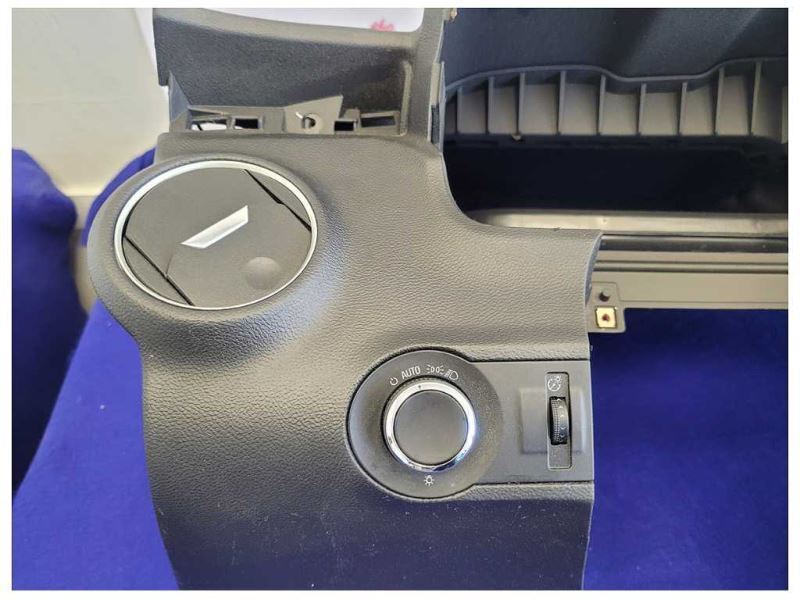 2010-2011 Chevrolet Camaro SS Coupe Dashboard Panel Black Opt Uqa 2284 - The Parts Farm