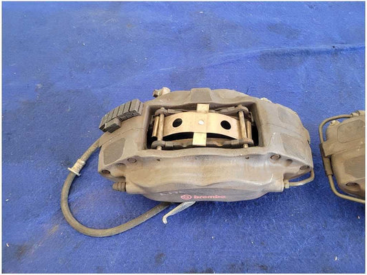 20102015 Chevrolet Camaro SS Pair Front Brembo Brake Calipers Pads 2850