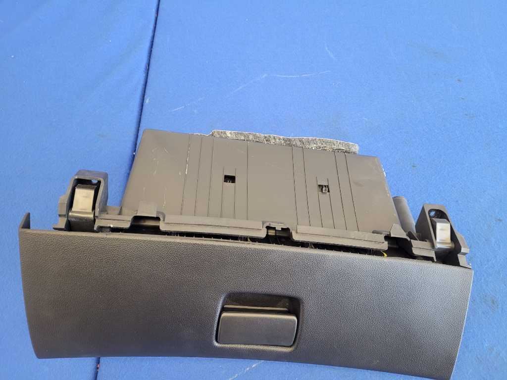 2014-2017 Chevrolet SS 6.2L Sedan Glove Box Passenger Dash Right 2602 - The Parts Farm