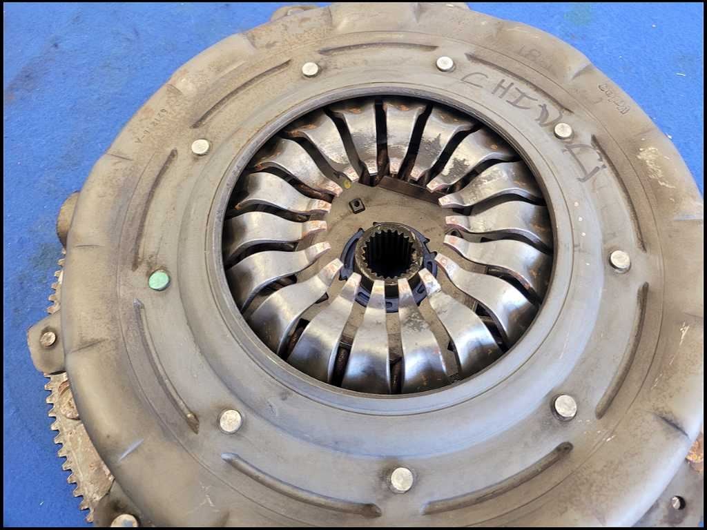 47647712