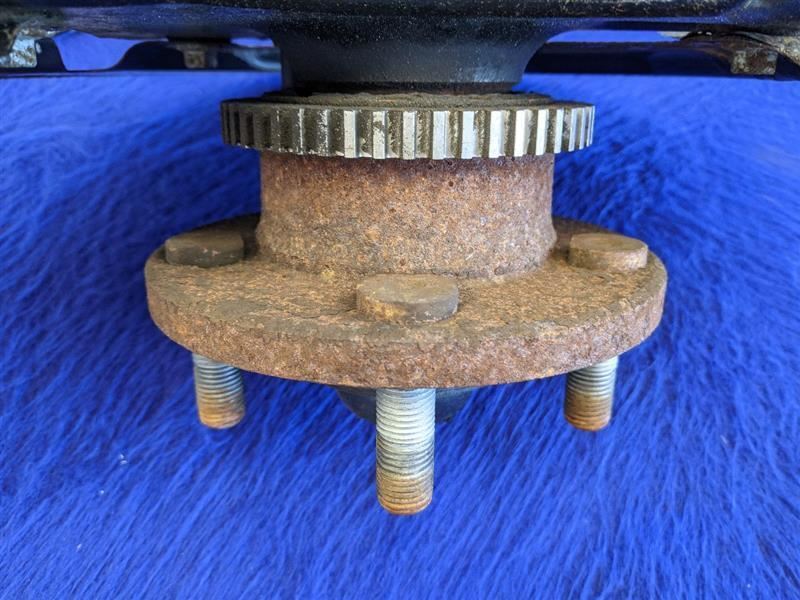 2015-2021 Ford Mustang GT EcoBoost Spindle Knuckle Front Passenger RH OEM - The Parts Farm