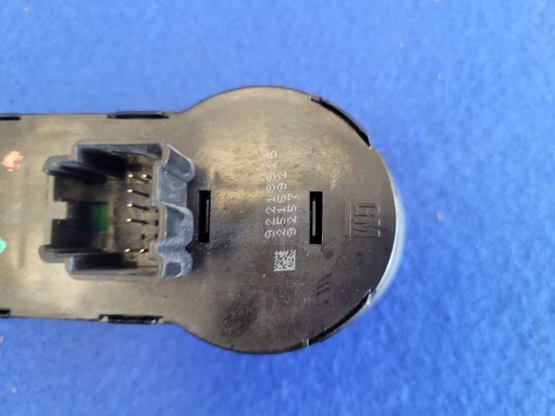 2010-2015 Chevrolet Camaro SS Front Headlight Switch Module Knob 2441 - The Parts Farm