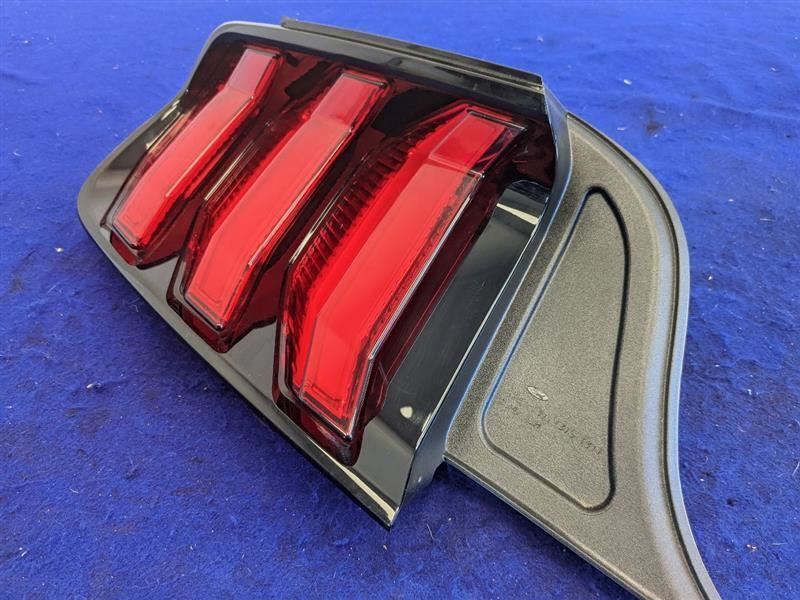 2018-2023 Ford Mustang GT S550 Driver Left LH Tail Light Lamp Brake Lens OEM - The Parts Farm
