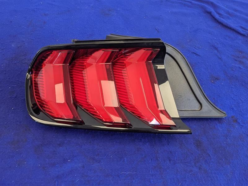 2018-2023 Ford Mustang GT S550 Driver Left LH Taillight Lamp Brake Lens OEM - The Parts Farm