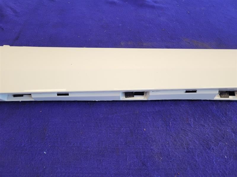 2014-2017 Chevrolet Caprice 6.0L Sedan Driver Left Rocker Panel Molding Trim Wht - The Parts Farm