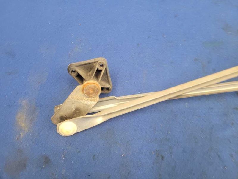 2003-2006 Chevrolet SSR Pickup Truck Windshield Wiper Linkage Motor 2432 - The Parts Farm