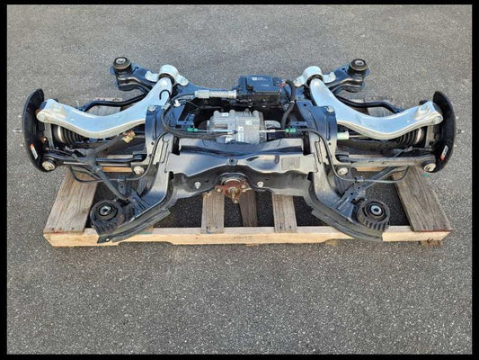 2014-2017 Chevrolet SS Sedan Rear Differential Carrier Automatic 3.27 Ratio GW6 - The Parts Farm