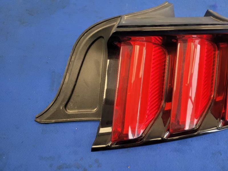 2015-2017 Ford Mustang GT S550 Passenger RH Taillight Lamp Brake Lens 2502 - The Parts Farm