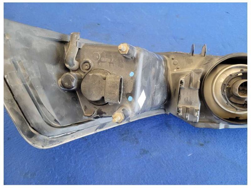 1999-2004 Ford Mustang GT Passenger RH Front Headlight Lamp Light 2589 - The Parts Farm