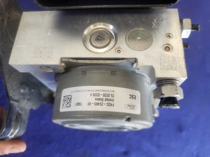 2015 Ford Mustang GT S550 Anti-Lock Brake Module Thru 03/29/15 Control Pump 2337 - The Parts Farm