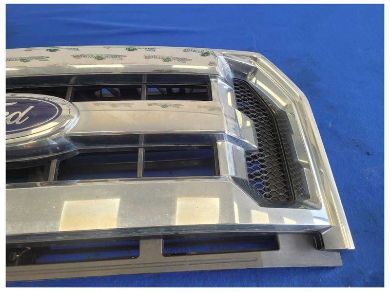 2015-2017 Ford F150 Pickup Truck Front Grille Center 3 Chrome Bars 2509 - The Parts Farm